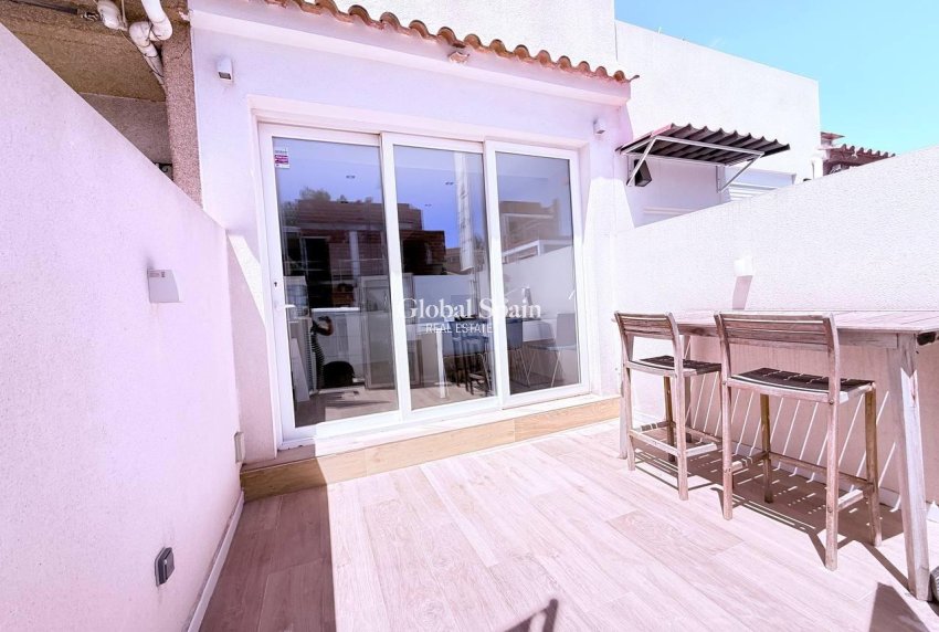 Resale - HOUSE -
ORIHUELA COSTA - Las Filipinas