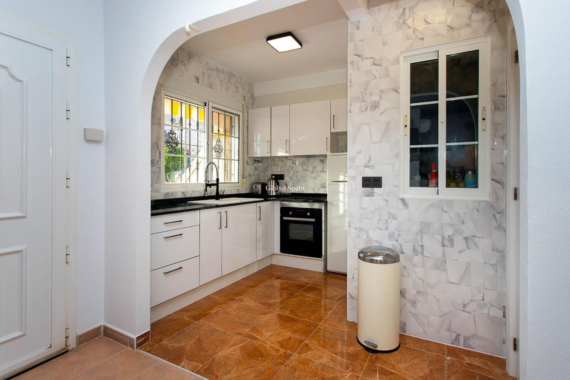 Resale - HOUSE -
ORIHUELA COSTA - Las Filipinas