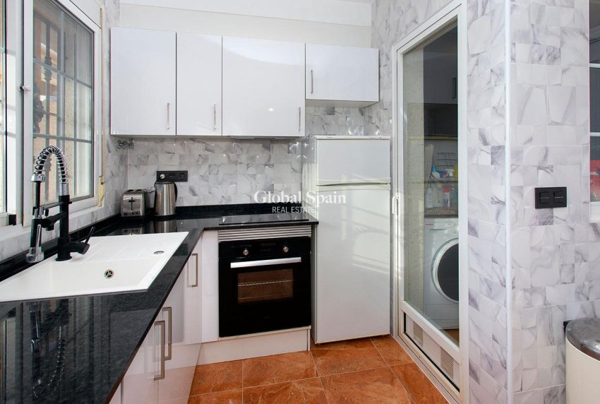 Resale - HOUSE -
ORIHUELA COSTA - Las Filipinas