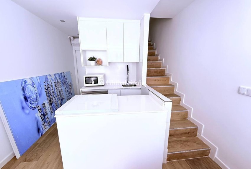 Resale - HOUSE -
ORIHUELA COSTA - Las Filipinas