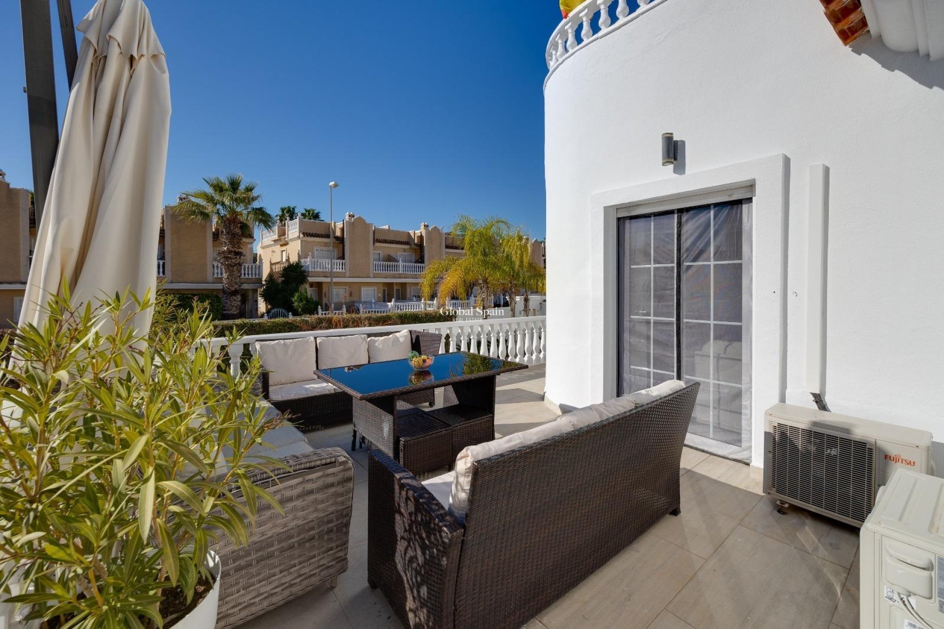 Resale - HOUSE -
ORIHUELA COSTA - Las Filipinas