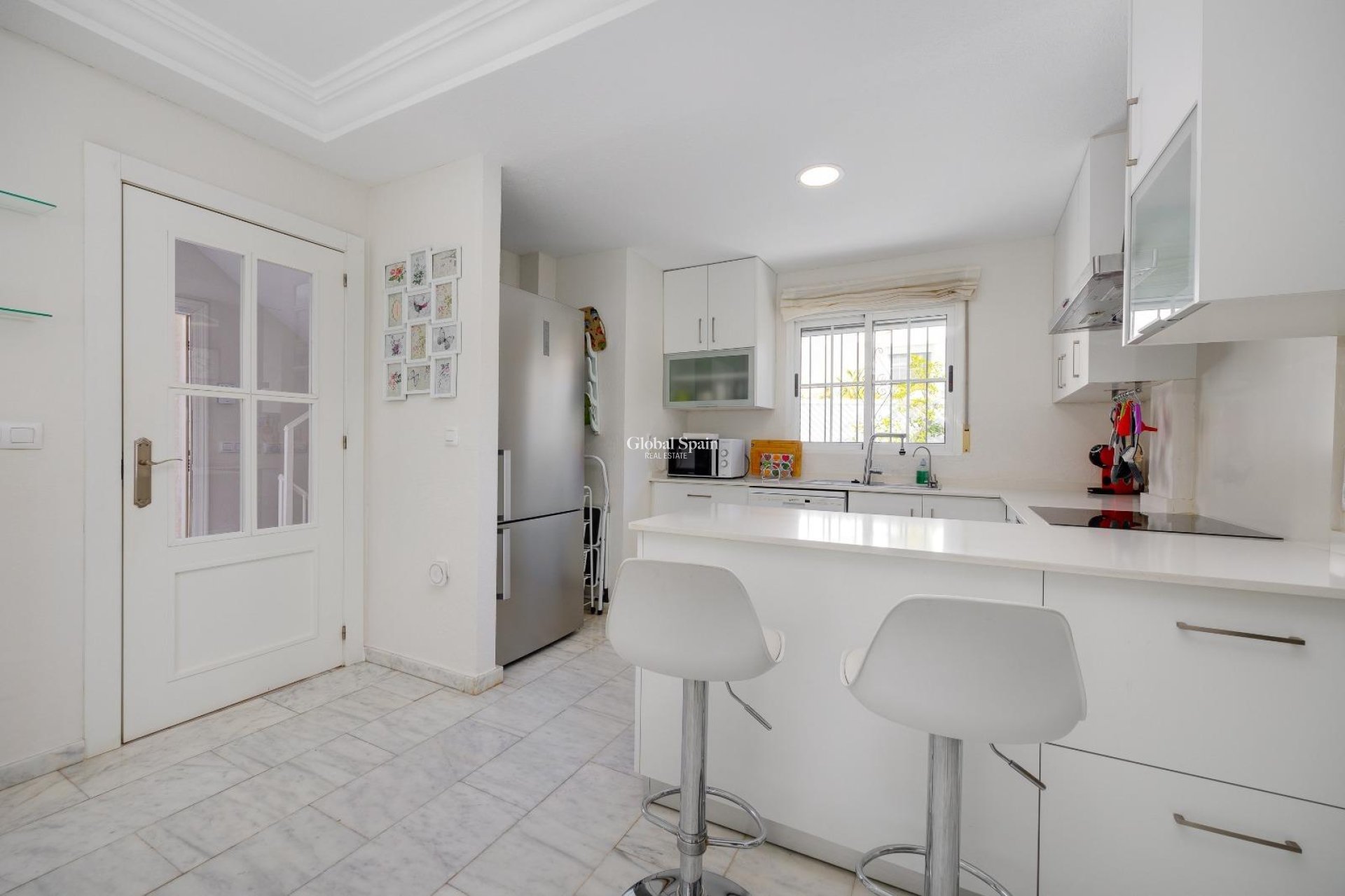 Resale - HOUSE -
ORIHUELA COSTA - Las Filipinas