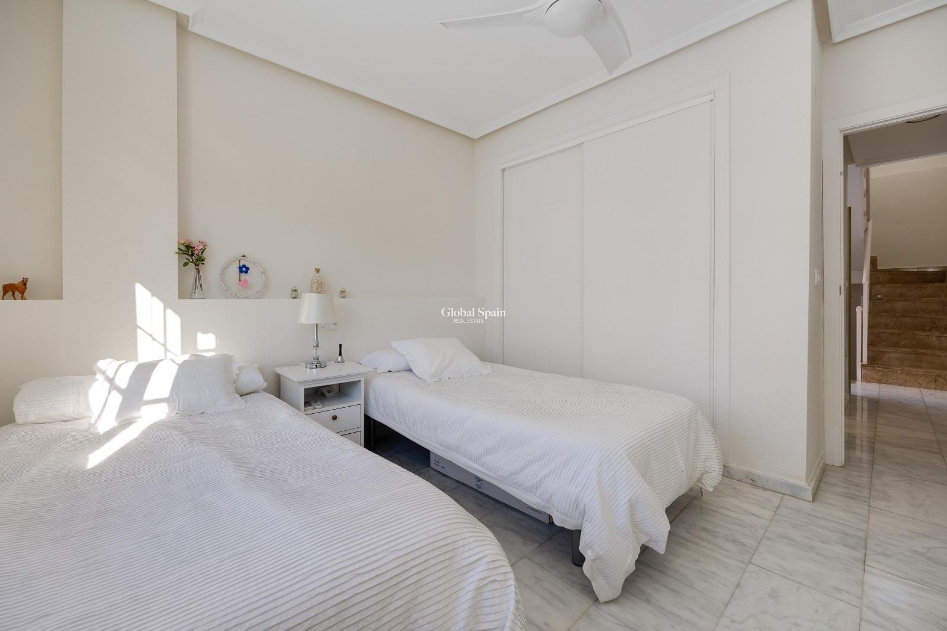 Resale - HOUSE -
ORIHUELA COSTA - Las Filipinas