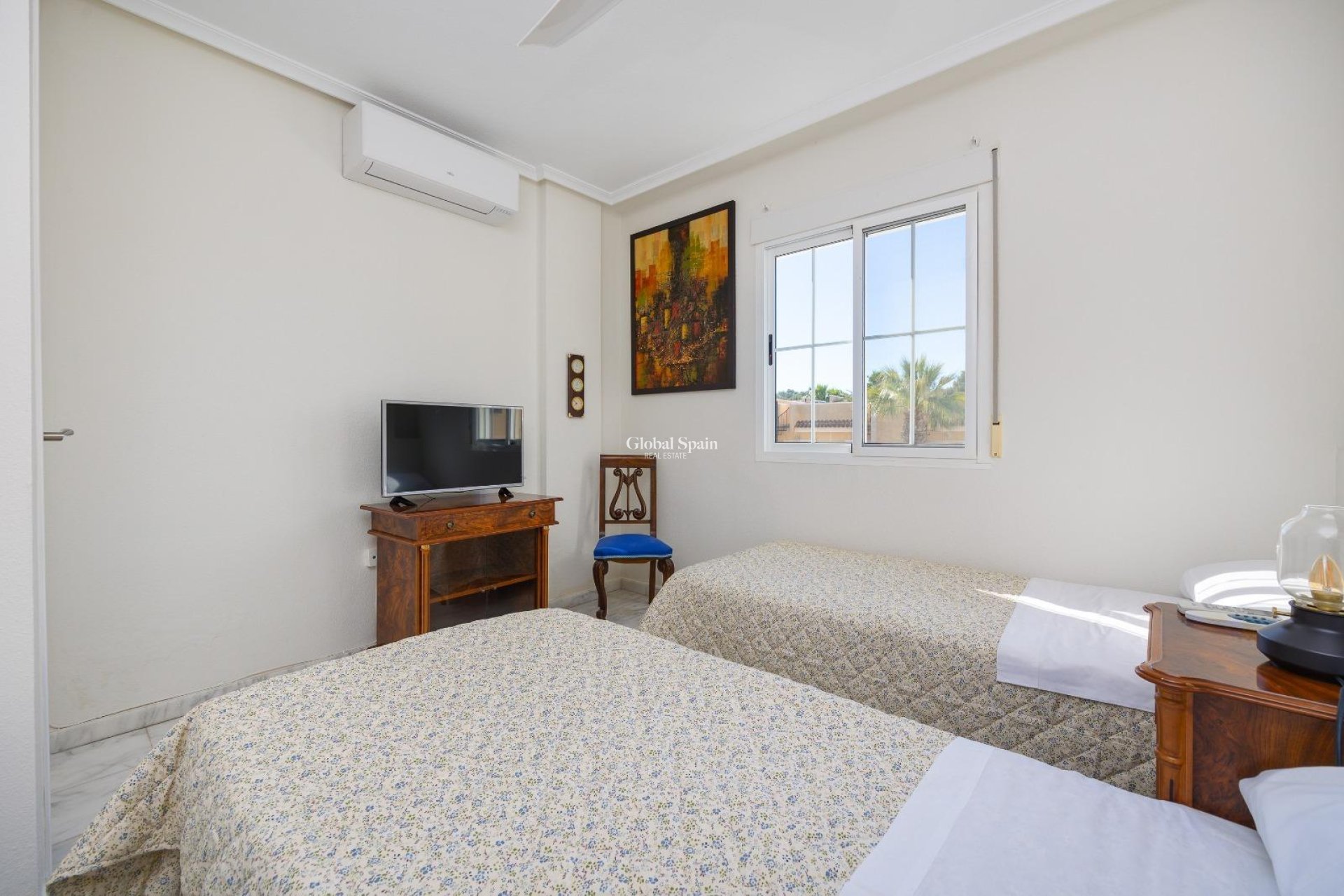 Resale - HOUSE -
ORIHUELA COSTA - Las Filipinas