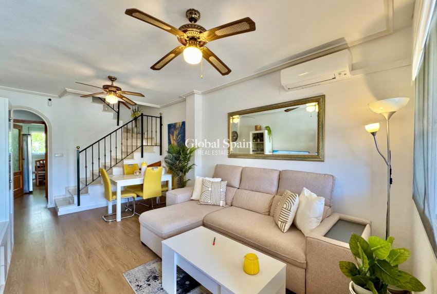 Resale - HOUSE -
ORIHUELA COSTA - Las Filipinas