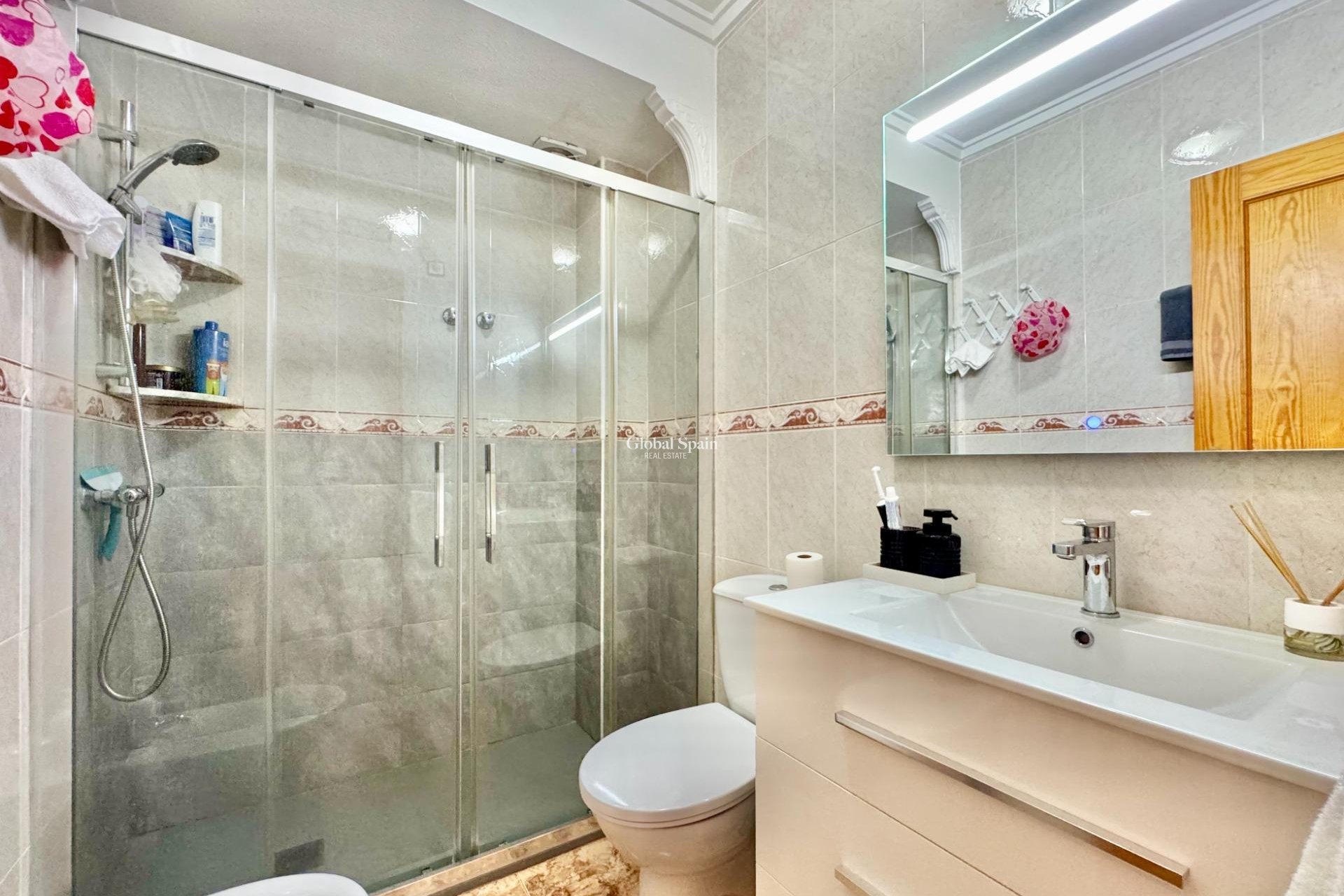 Resale - HOUSE -
ORIHUELA COSTA - Las Filipinas
