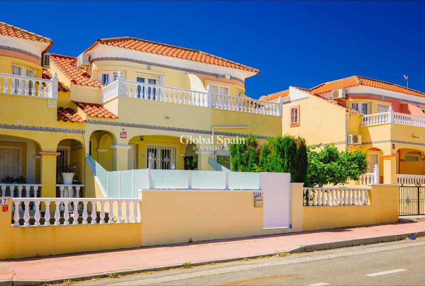 Resale - HOUSE -
ORIHUELA COSTA - Las Filipinas