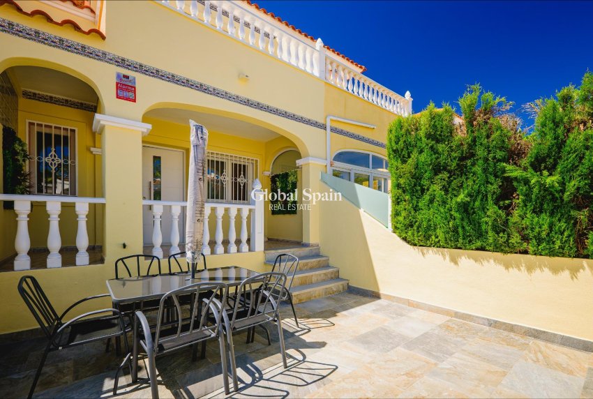 Resale - HOUSE -
ORIHUELA COSTA - Las Filipinas