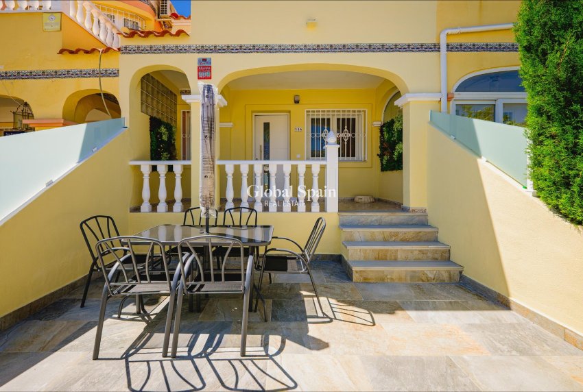 Resale - HOUSE -
ORIHUELA COSTA - Las Filipinas
