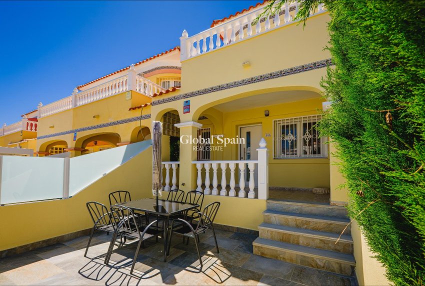 Resale - HOUSE -
ORIHUELA COSTA - Las Filipinas