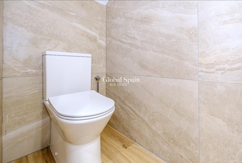 Resale - HOUSE -
ORIHUELA COSTA - Las Filipinas