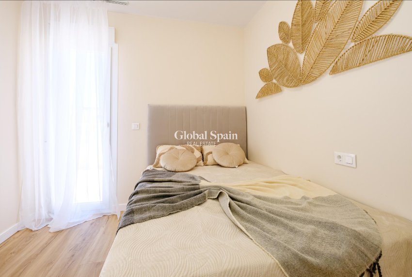 Resale - HOUSE -
ORIHUELA COSTA - Las Filipinas