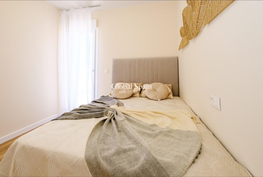 Resale - HOUSE -
ORIHUELA COSTA - Las Filipinas