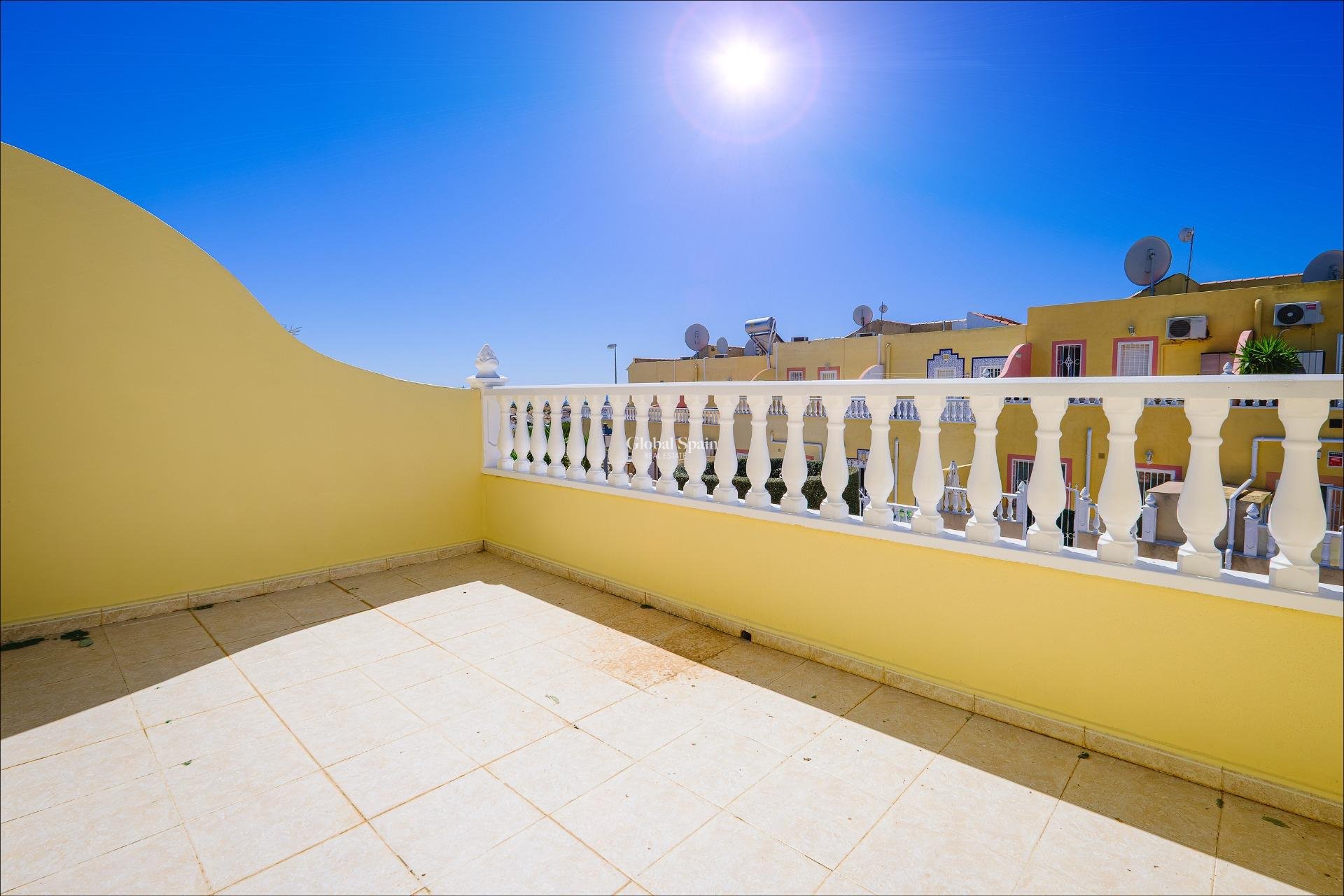 Resale - HOUSE -
ORIHUELA COSTA - Las Filipinas