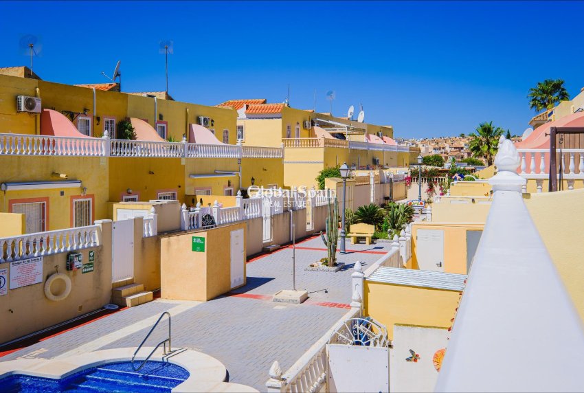 Resale - HOUSE -
ORIHUELA COSTA - Las Filipinas