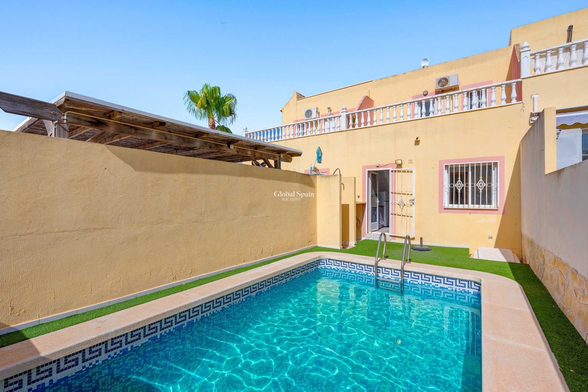 Resale - HOUSE -
ORIHUELA COSTA - Las Filipinas