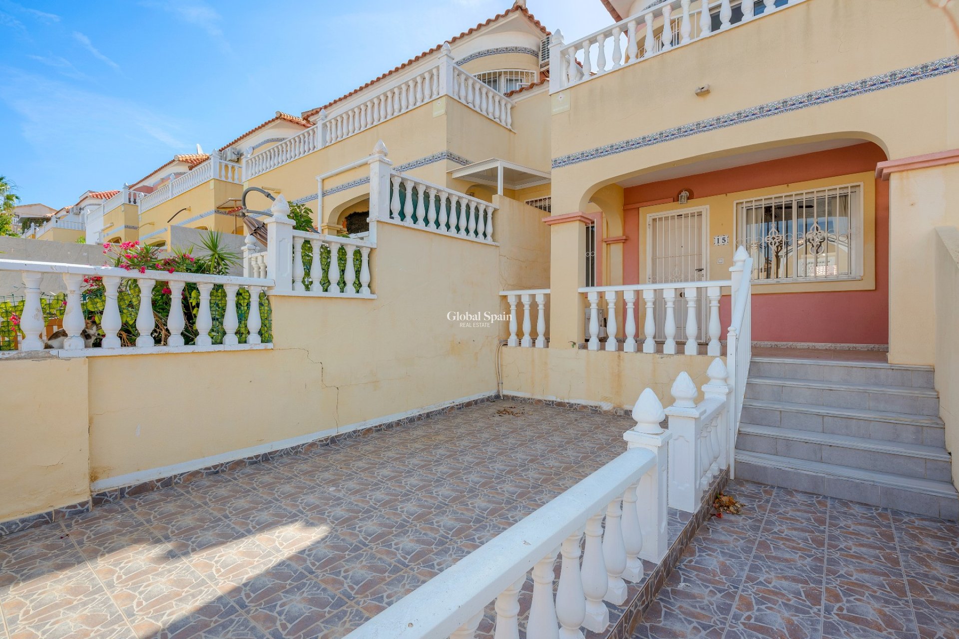 Resale - HOUSE -
ORIHUELA COSTA - Las Filipinas