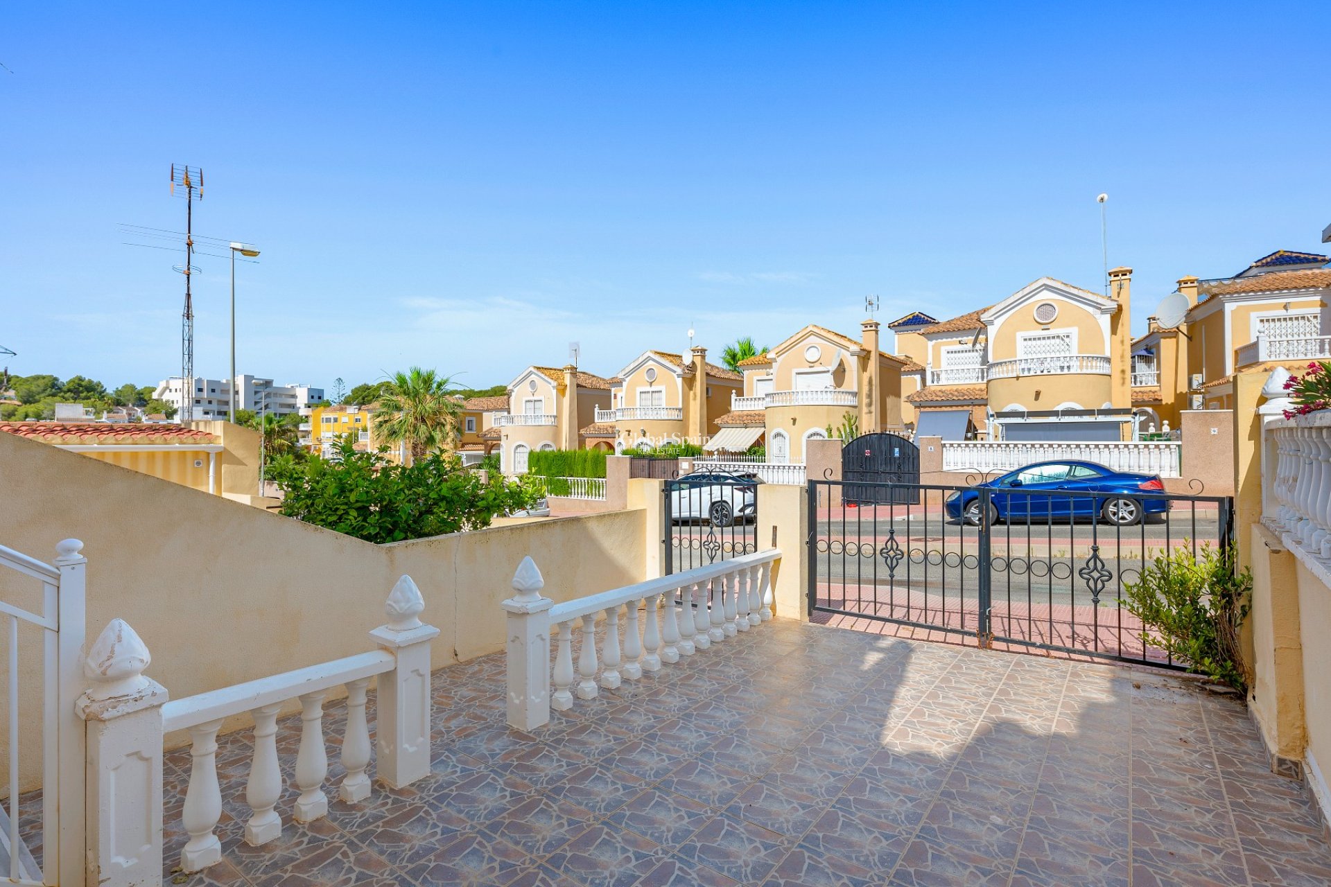 Resale - HOUSE -
ORIHUELA COSTA - Las Filipinas