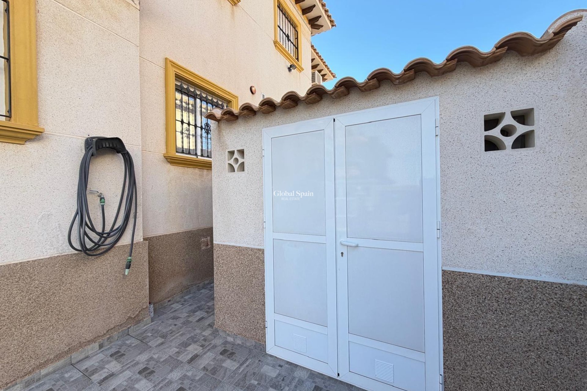Resale - HOUSE -
ORIHUELA COSTA - Las Filipinas