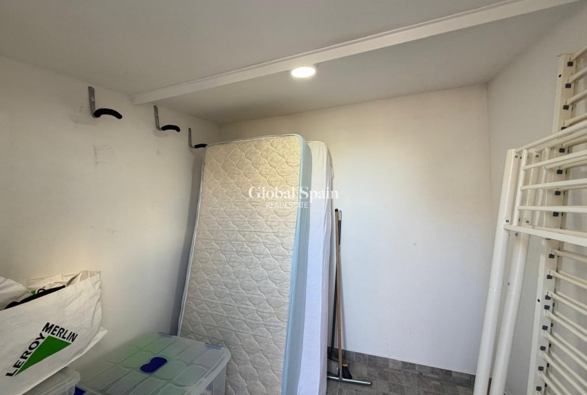 Resale - HOUSE -
ORIHUELA COSTA - Las Filipinas
