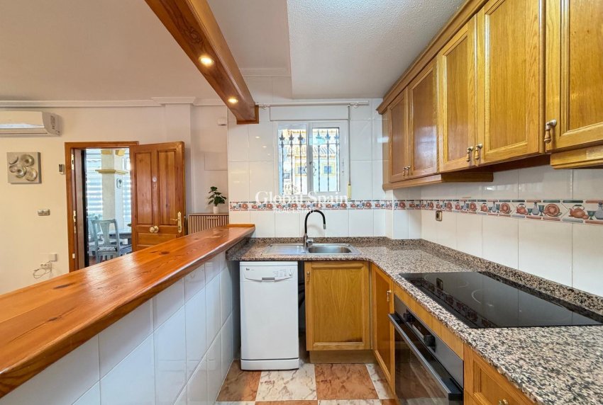 Resale - HOUSE -
ORIHUELA COSTA - Las Filipinas
