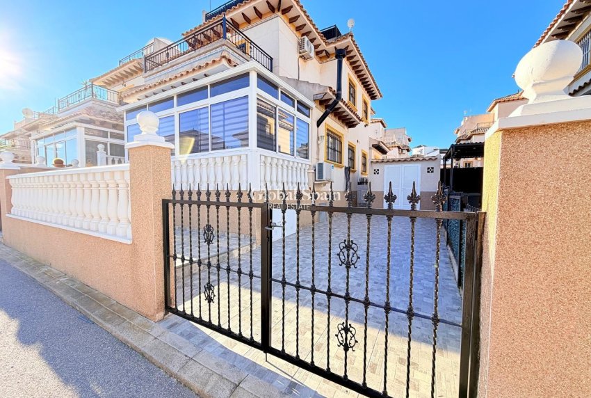 Resale - HOUSE -
ORIHUELA COSTA - Las Filipinas