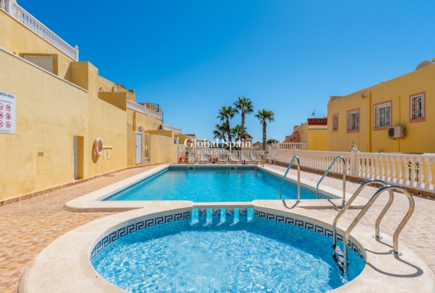 Resale - HOUSE -
ORIHUELA COSTA - Las Filipinas