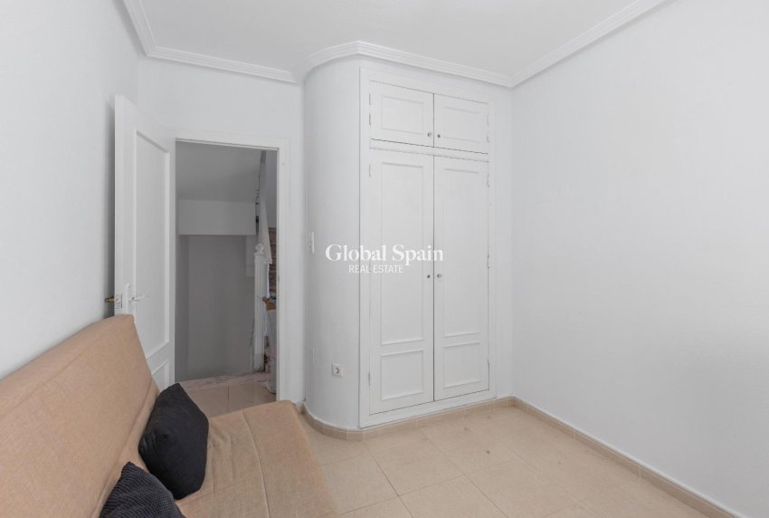 Resale - HOUSE -
ORIHUELA COSTA - Lomas De Cabo Roig-los Dolses