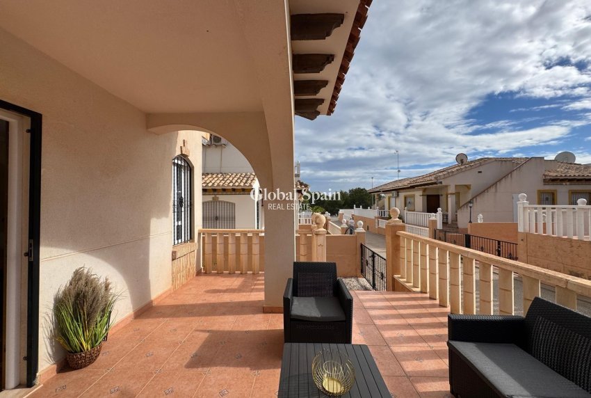 Resale - HOUSE -
ORIHUELA COSTA - Lomas De Cabo Roig-los Dolses