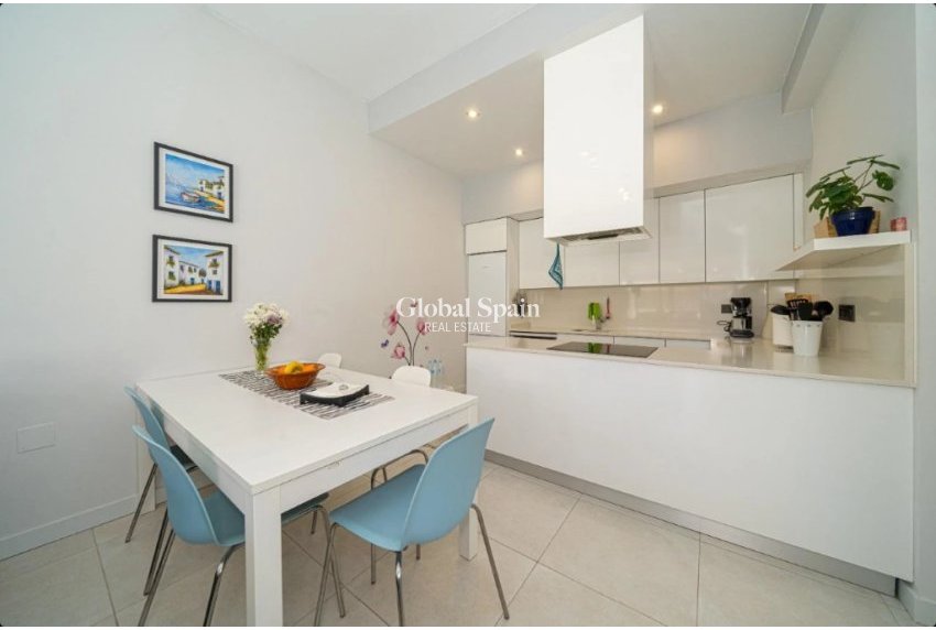 Resale - House -
ORIHUELA COSTA - Lomas de Cabo Roig