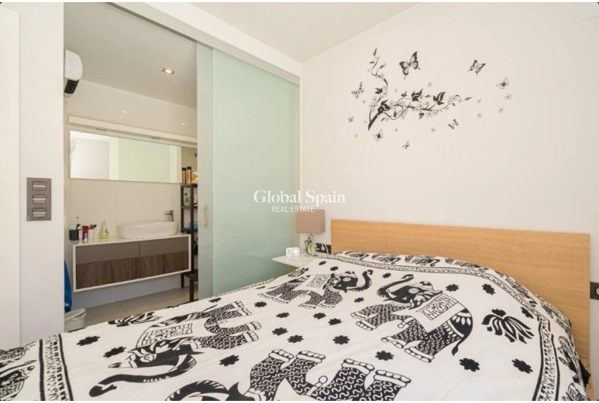 Resale - House -
ORIHUELA COSTA - Lomas de Cabo Roig