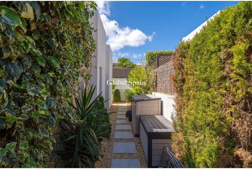 Resale - House -
ORIHUELA COSTA - Lomas de Cabo Roig