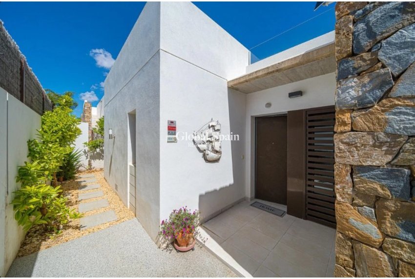 Resale - House -
ORIHUELA COSTA - Lomas de Cabo Roig