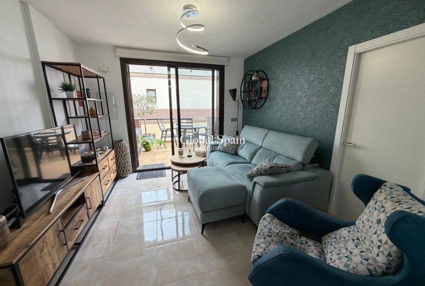 Resale - HOUSE -
ORIHUELA COSTA - Lomas de Cabo Roig