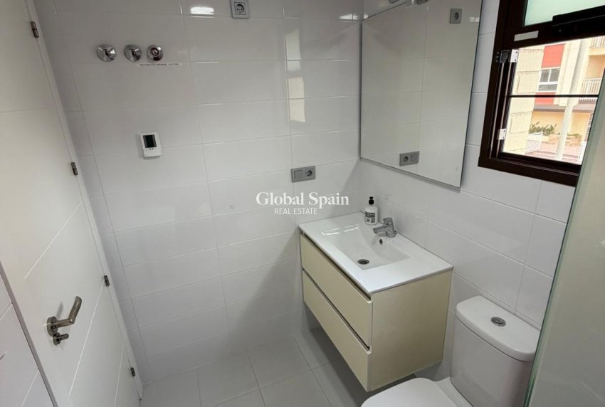 Resale - HOUSE -
ORIHUELA COSTA - Lomas de Cabo Roig