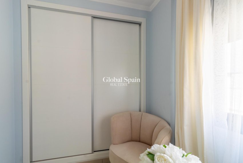 Resale - HOUSE -
ORIHUELA COSTA - Lomas de Cabo Roig