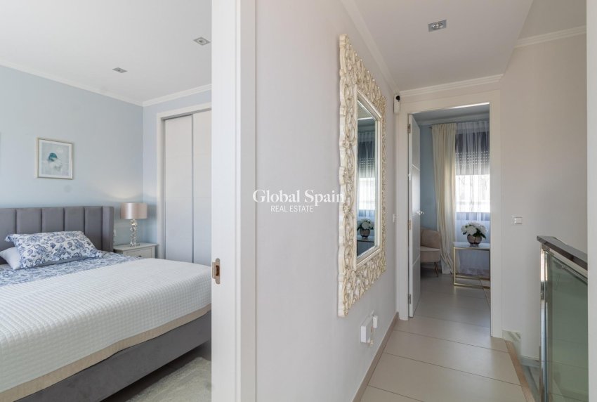 Resale - HOUSE -
ORIHUELA COSTA - Lomas de Cabo Roig