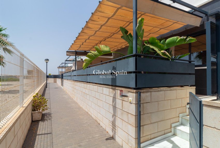 Resale - HOUSE -
ORIHUELA COSTA - Lomas de Cabo Roig