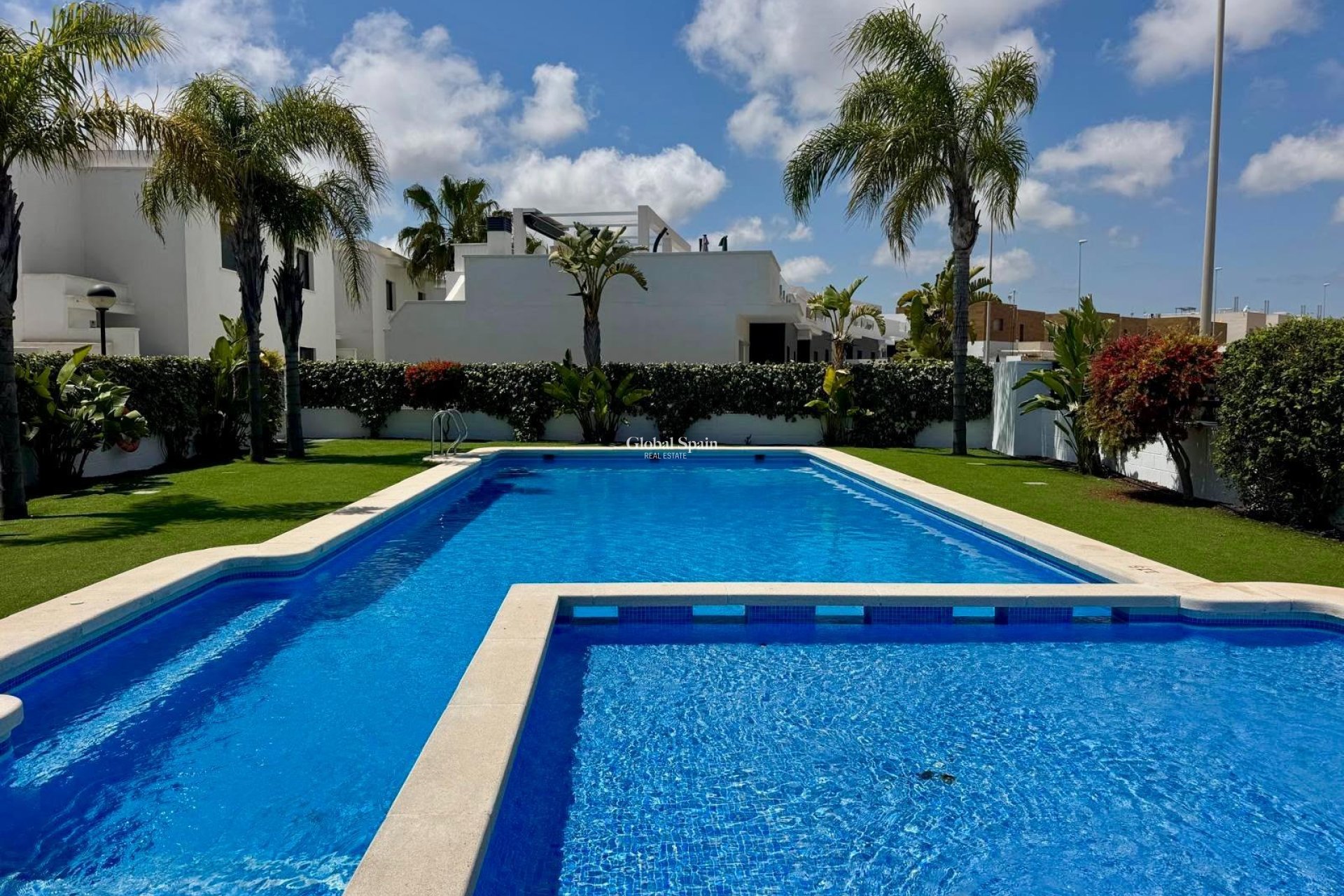 Resale - HOUSE -
ORIHUELA COSTA - Lomas de Cabo Roig