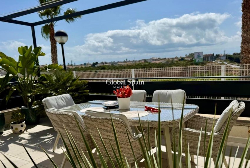 Resale - HOUSE -
ORIHUELA COSTA - Lomas de Cabo Roig