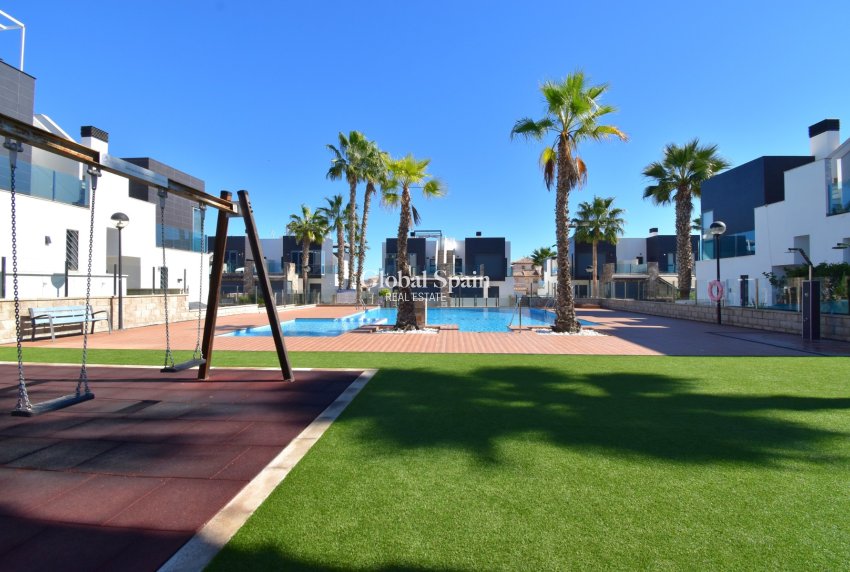 Resale - HOUSE -
ORIHUELA COSTA - Lomas de Cabo Roig