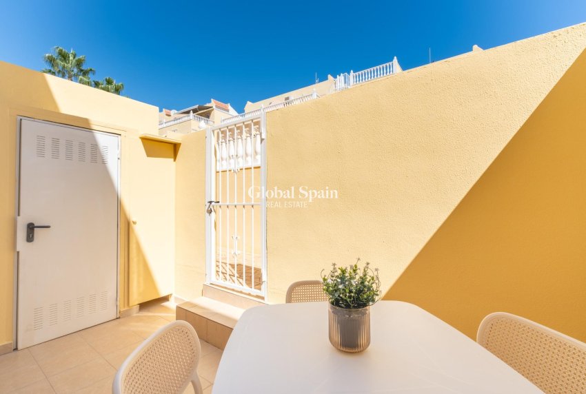 Resale - HOUSE -
ORIHUELA COSTA - Lomas de Campoamor-Las Ramblas