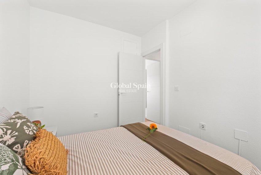 Resale - HOUSE -
ORIHUELA COSTA - Lomas de Campoamor-Las Ramblas