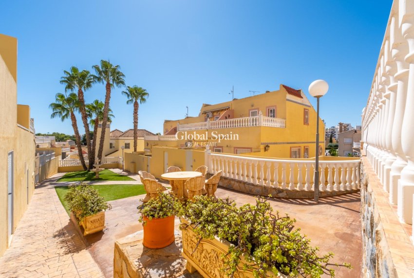 Resale - HOUSE -
ORIHUELA COSTA - Lomas de Campoamor-Las Ramblas