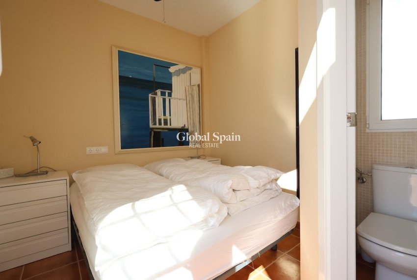 Resale - House -
ORIHUELA COSTA - Lomas de Campoamor