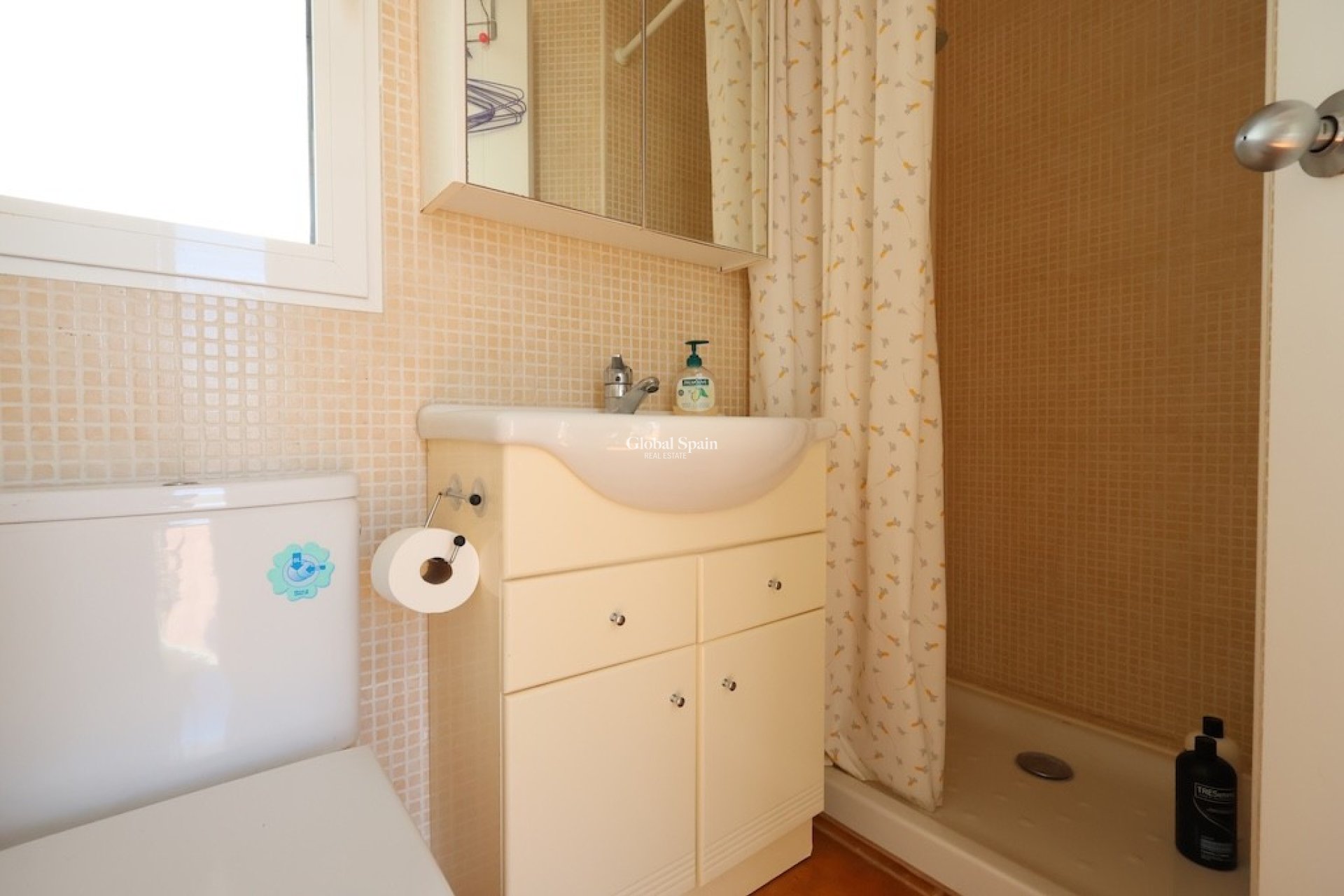 Resale - House -
ORIHUELA COSTA - Lomas de Campoamor