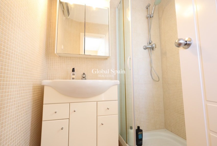 Resale - House -
ORIHUELA COSTA - Lomas de Campoamor