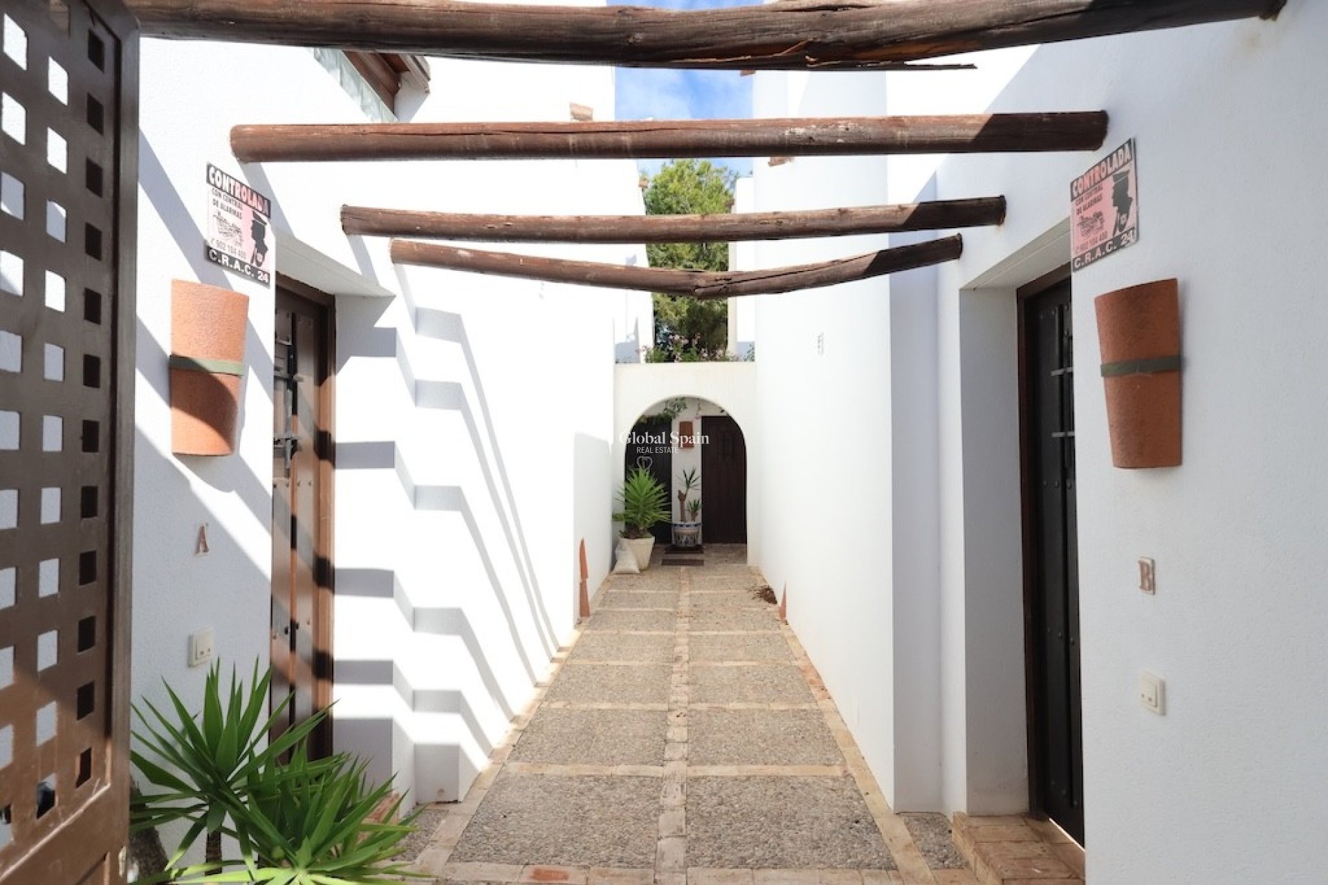 Resale - House -
ORIHUELA COSTA - Lomas de Campoamor