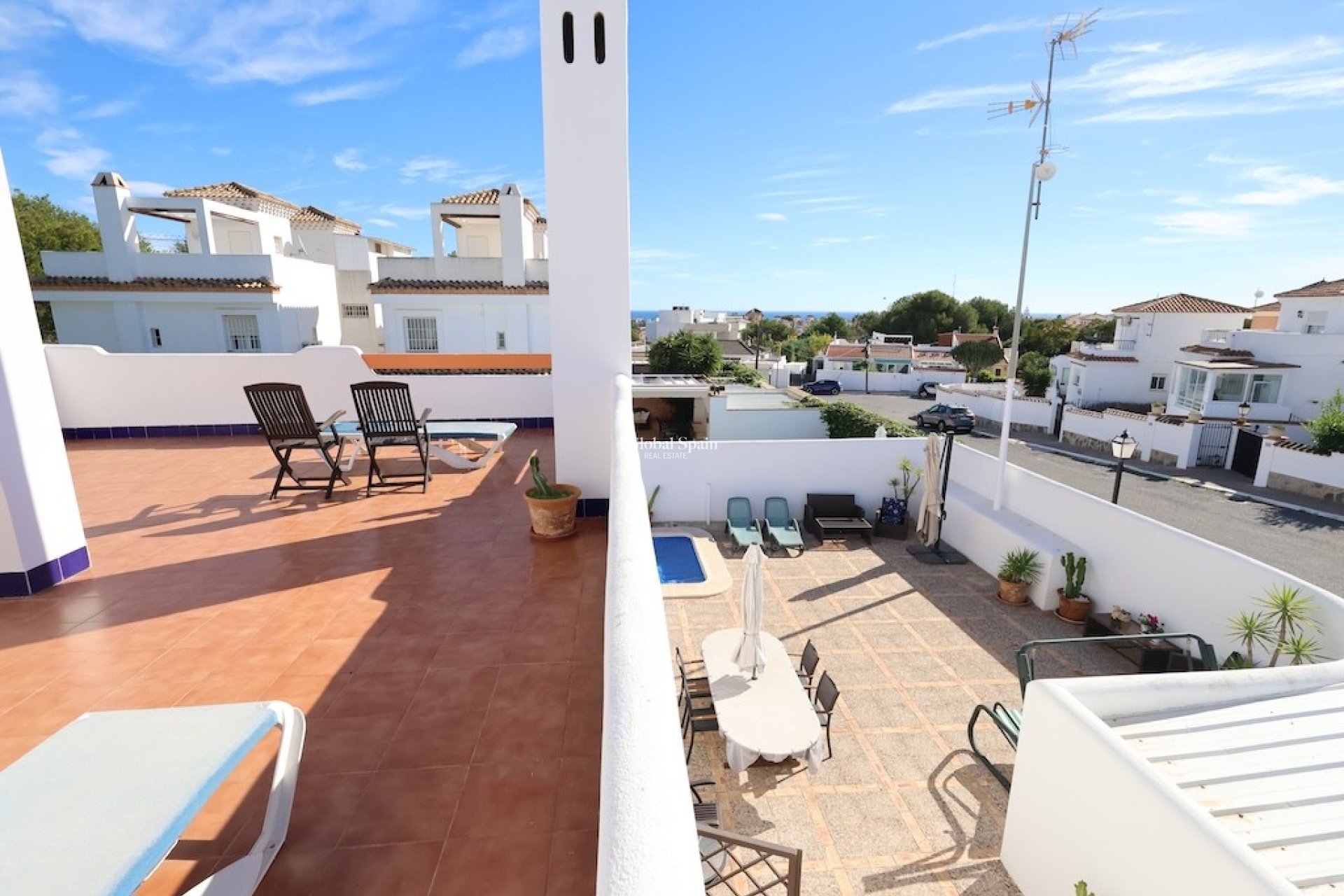 Resale - House -
ORIHUELA COSTA - Lomas de Campoamor