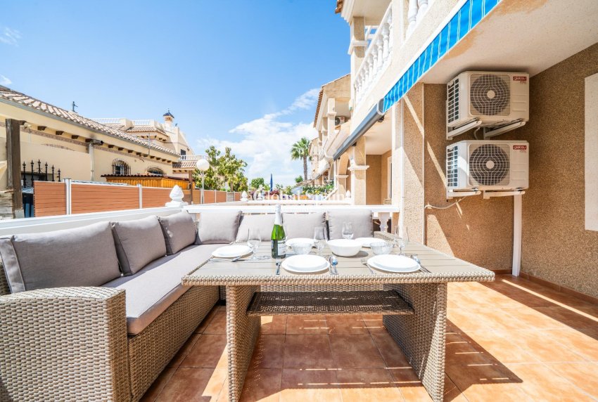 Resale - HOUSE -
ORIHUELA COSTA - Los Almendros-la Florida